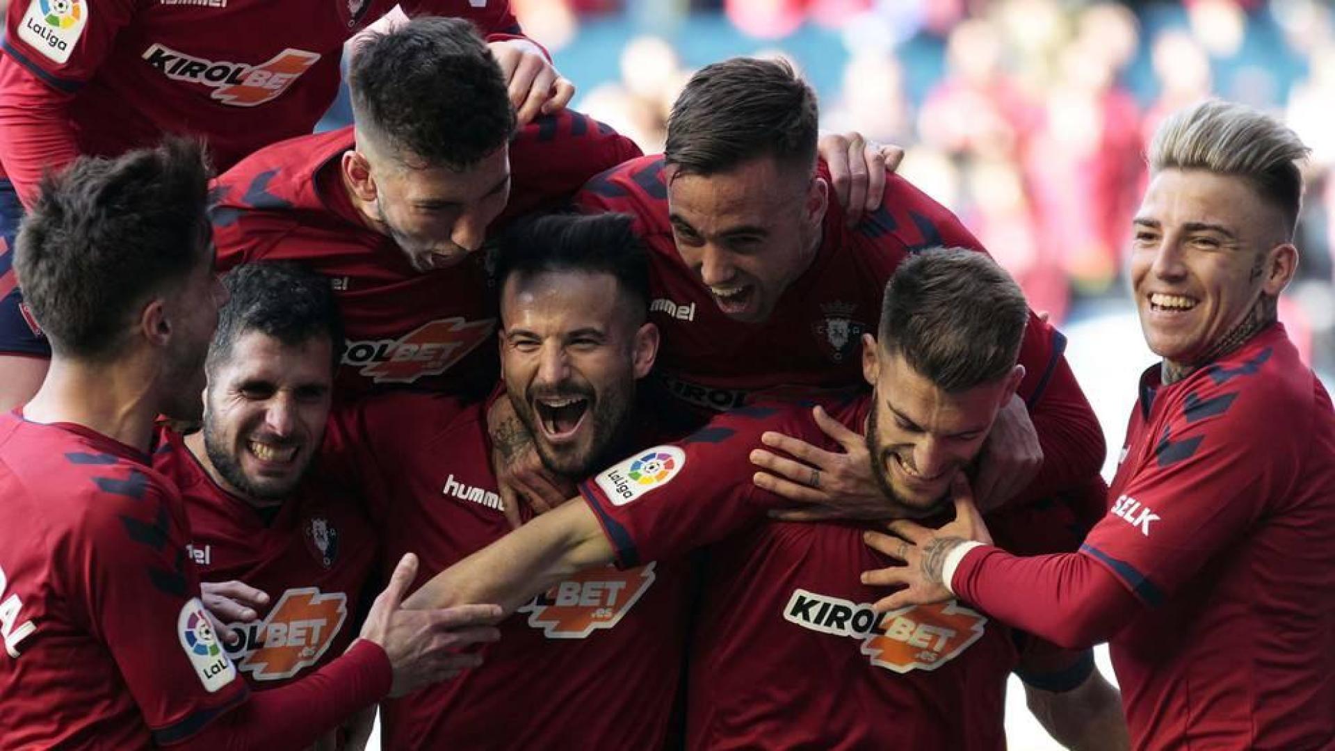 Osasuna logra la plenitud en El Sadar