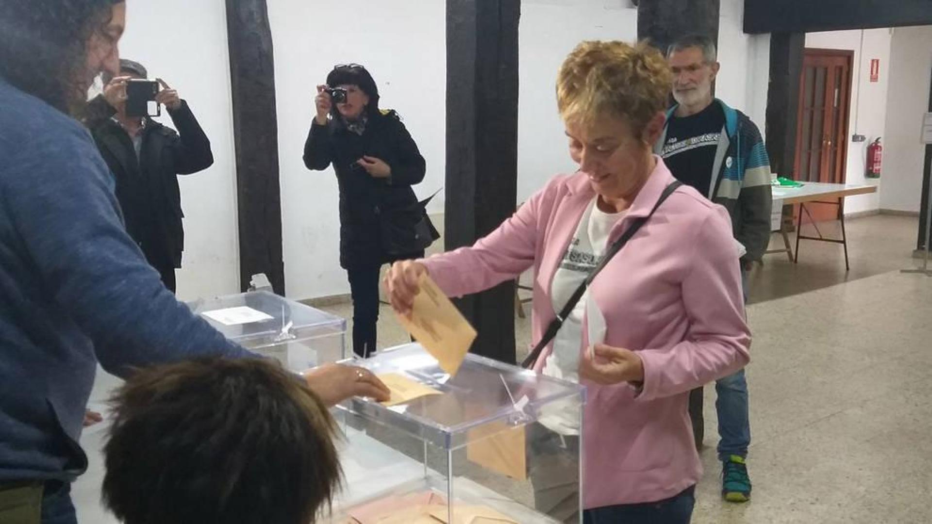 Pozueta (EH Bildu): "Ha llegado el día de quitar la sonrisa a la derecha"