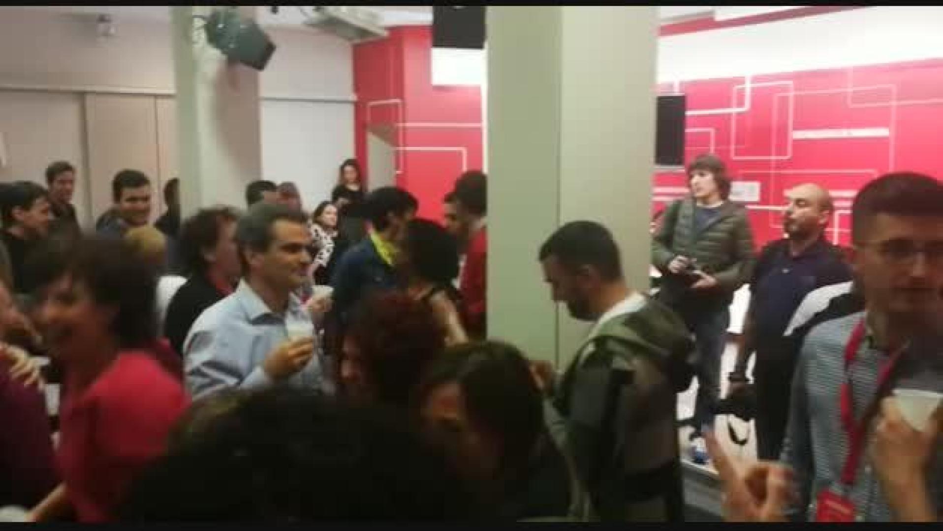 Celebración en la sede del PSN tras las elecciones del 28 de abril