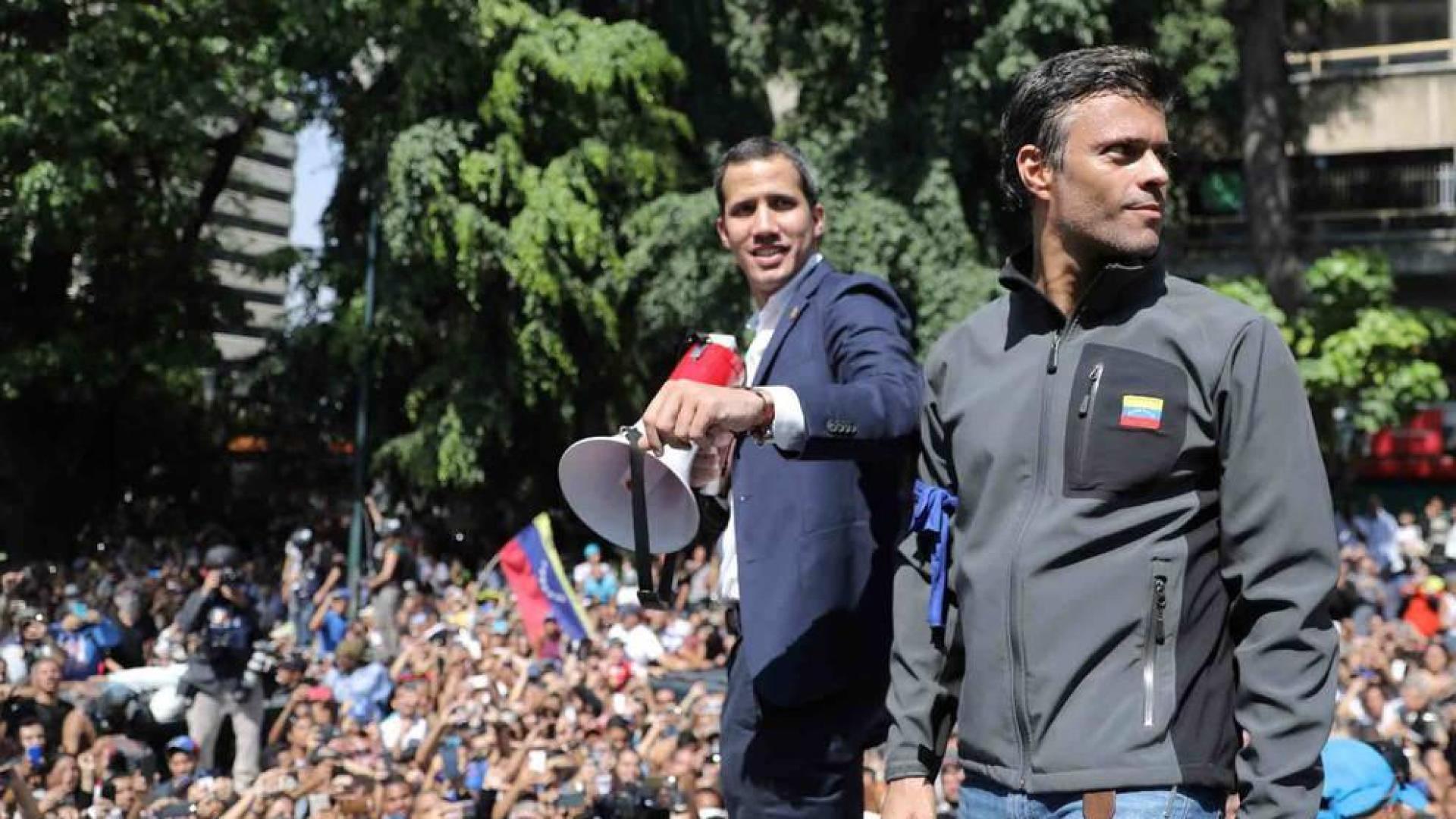 Guaidó anima a los militares leales a Maduro a que se sumen a la "Operación Libertad"