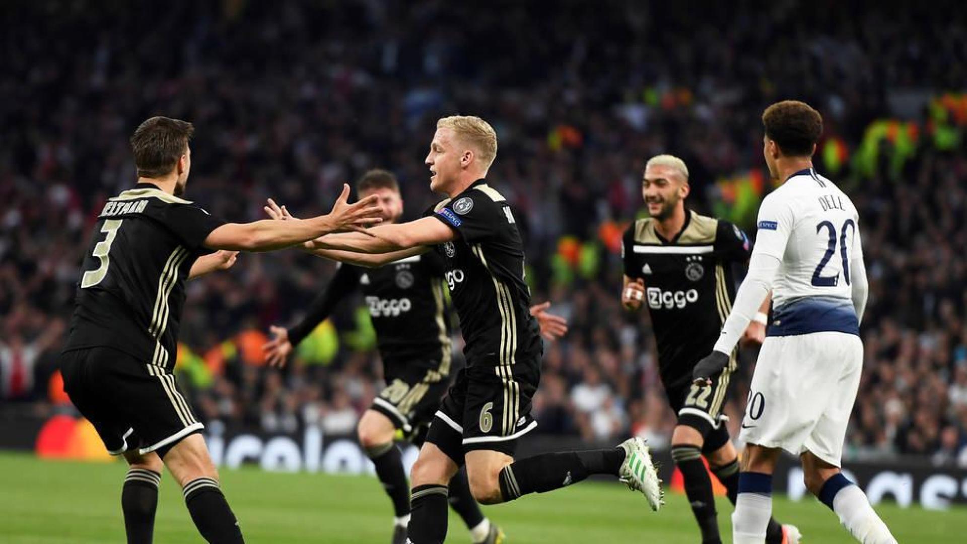 El Ajax desconecta al Tottenham