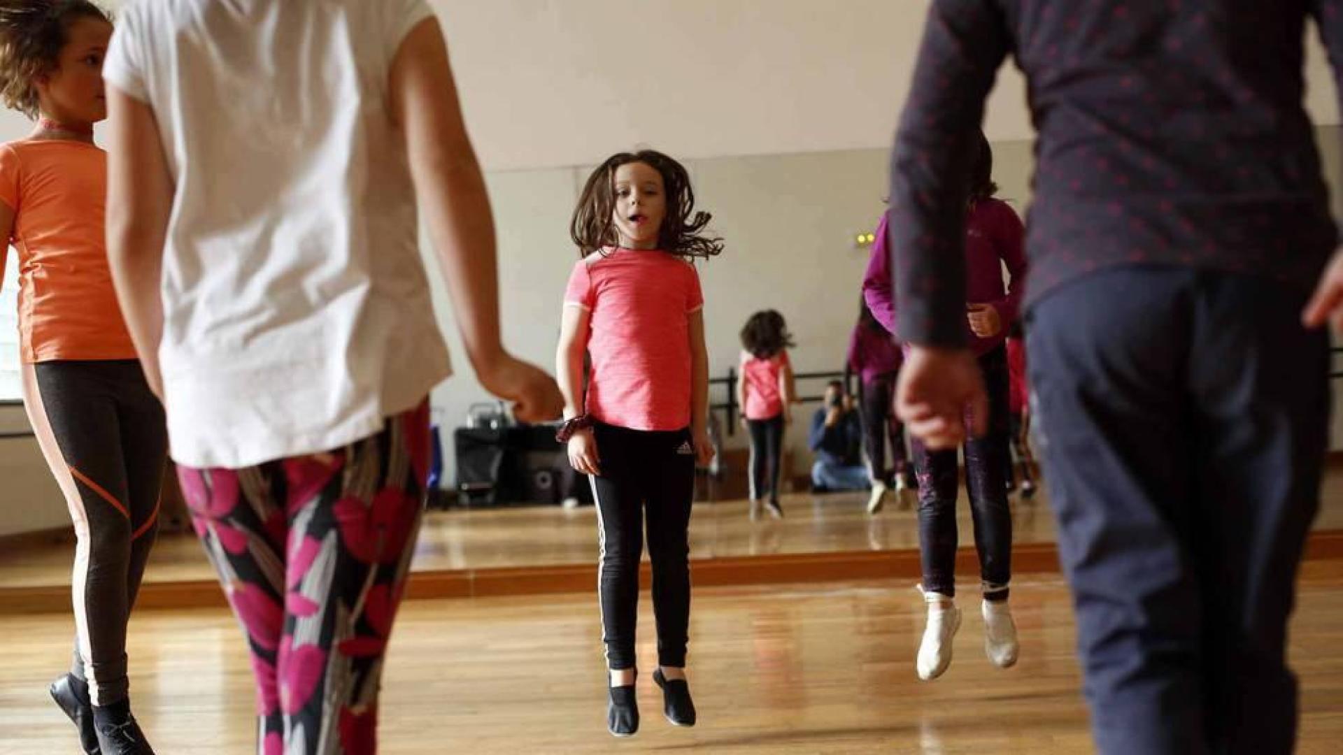 Fotos de los alumnos de la clase de danza tradicional de la Escuela de Música de Alsasua