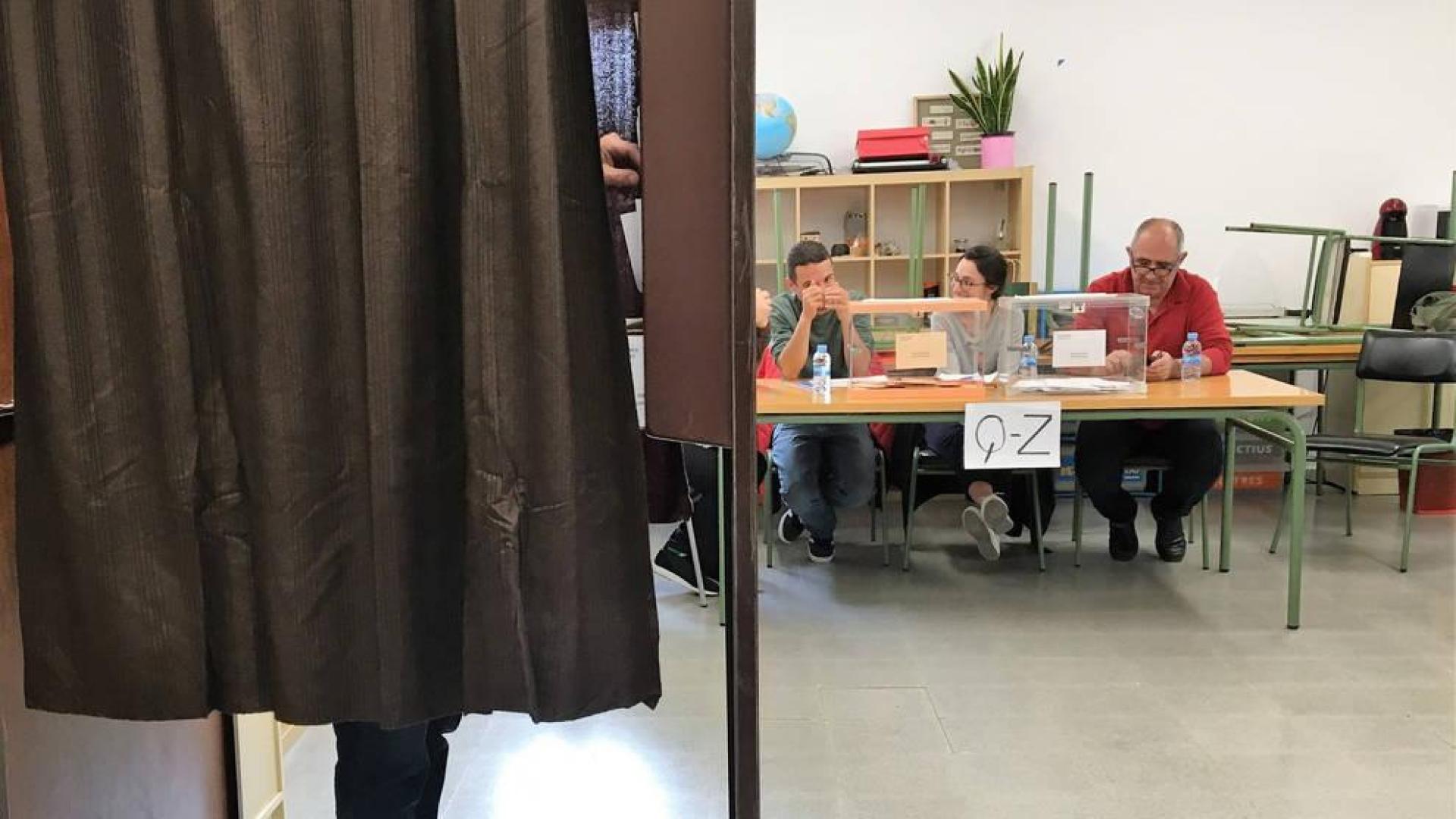 Que comulgue su hijo o que viva en clausura, si no, a la mesa electoral