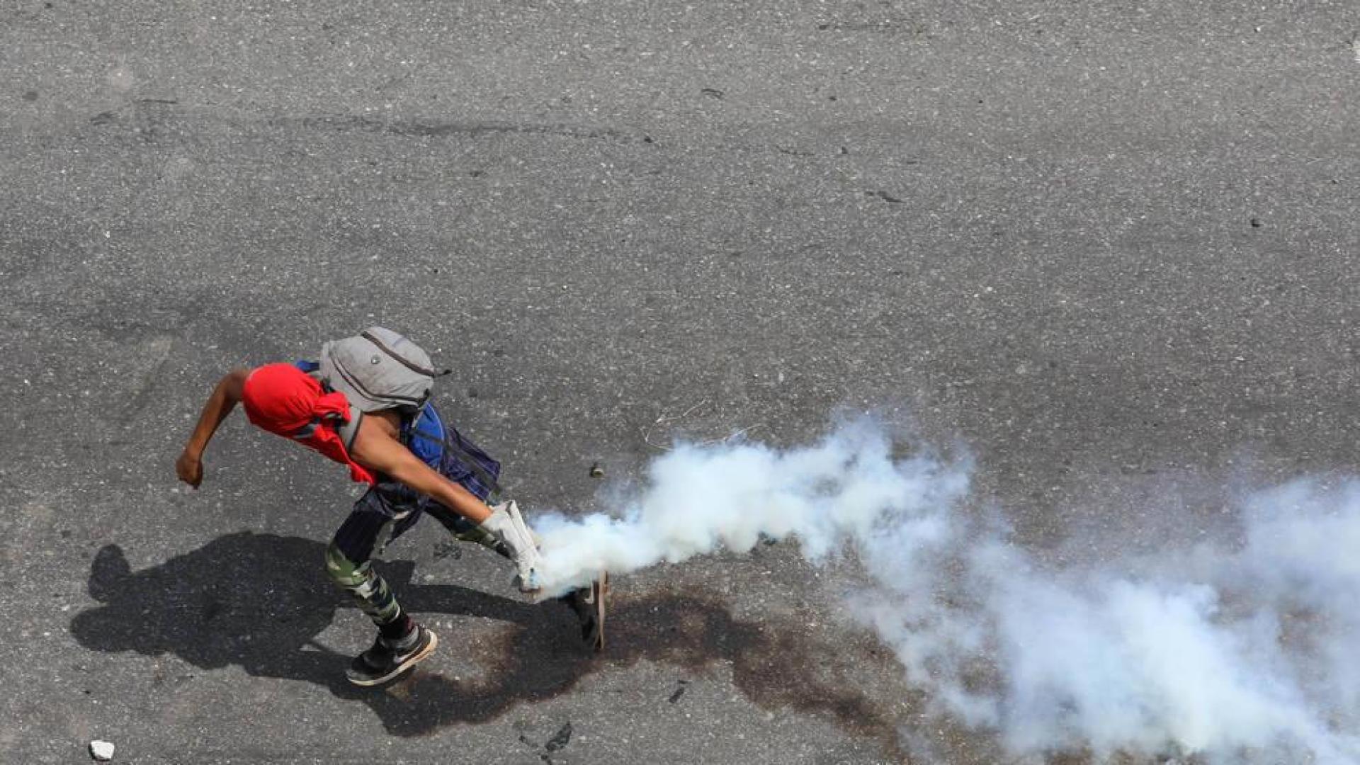 Al menos dos muertos, 130 heridos y más de 200 detenidos tras la última escalada de tensión en Venezuela