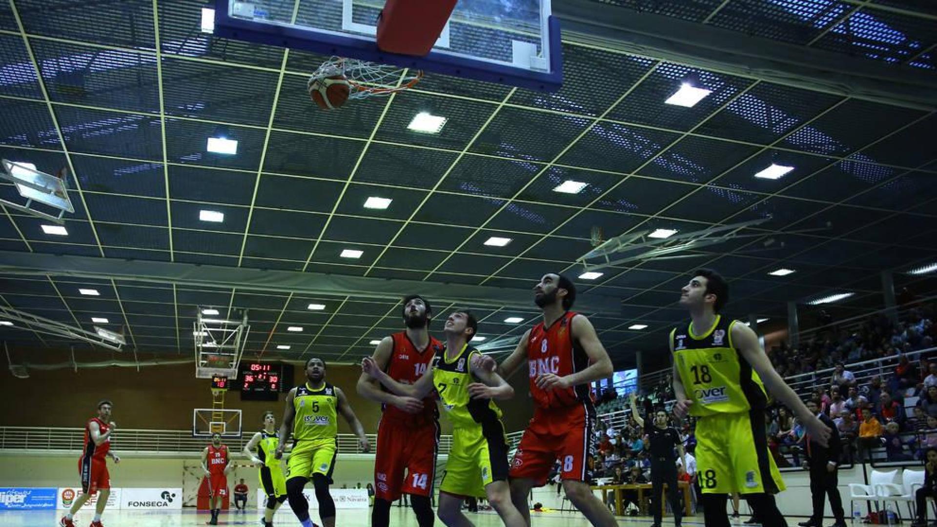 El líder fulmina al Basket Navarra