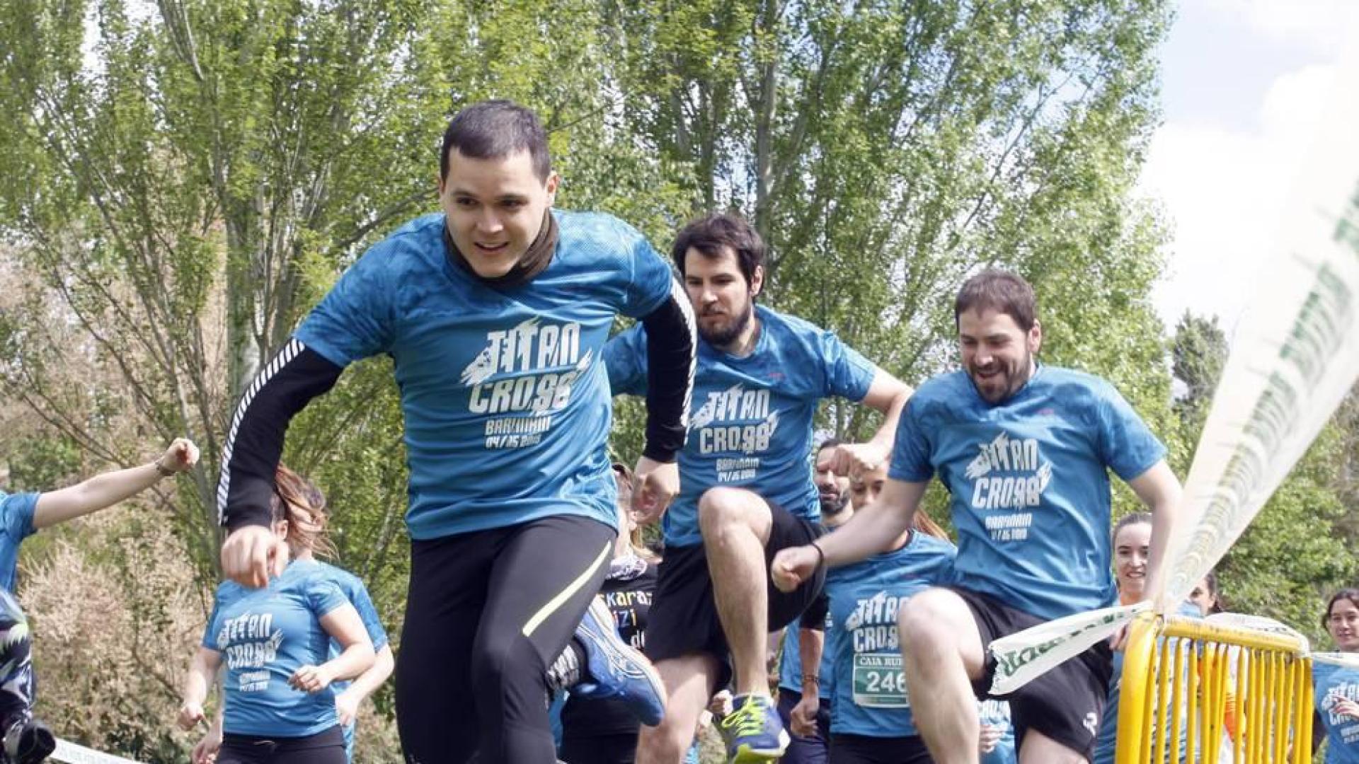 320 deportistas han afrontado la primera edición de la Titan Cross, una nueva carrera de obstáculos (OCR) surgida por la iniciativa de la Asociación Juvenil Becabe.