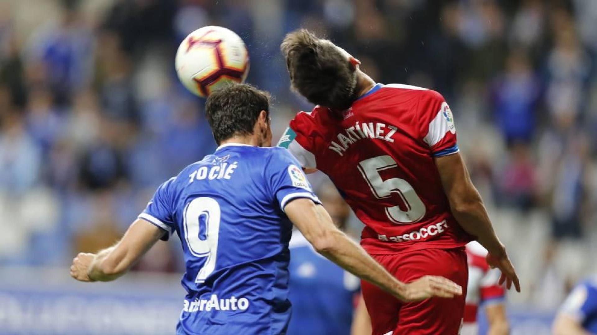 El Oviedo salva un punto de oro ante el Granada en la recta final