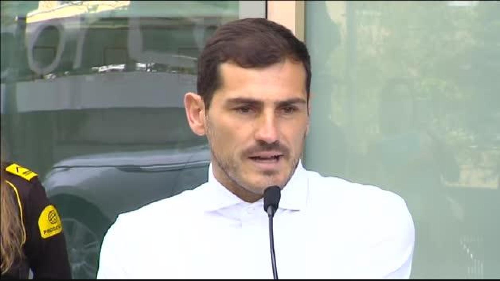 Salida del hospital de Iker casillas