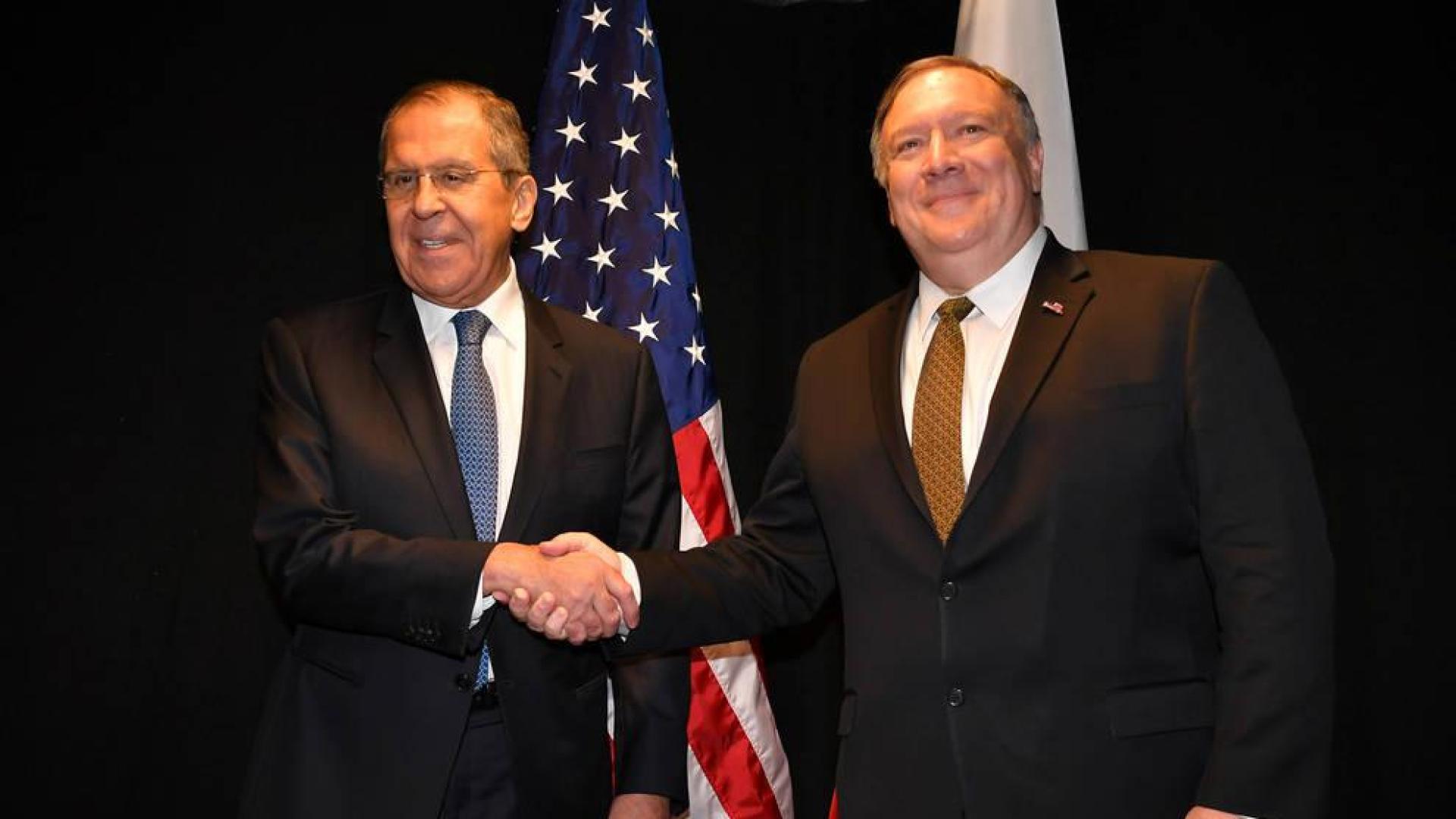 Los jefes de las diplomacias de Rusia y Estados Unidos, Serguéi Lavrov y Mike Pompeo.