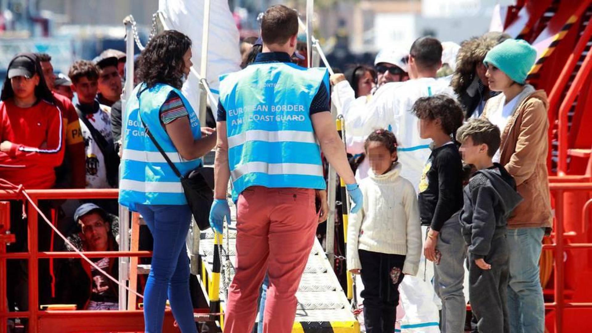 Salvamento Marítimo rescata a 359 personas, entre ellas 10 niños, de nueve pateras