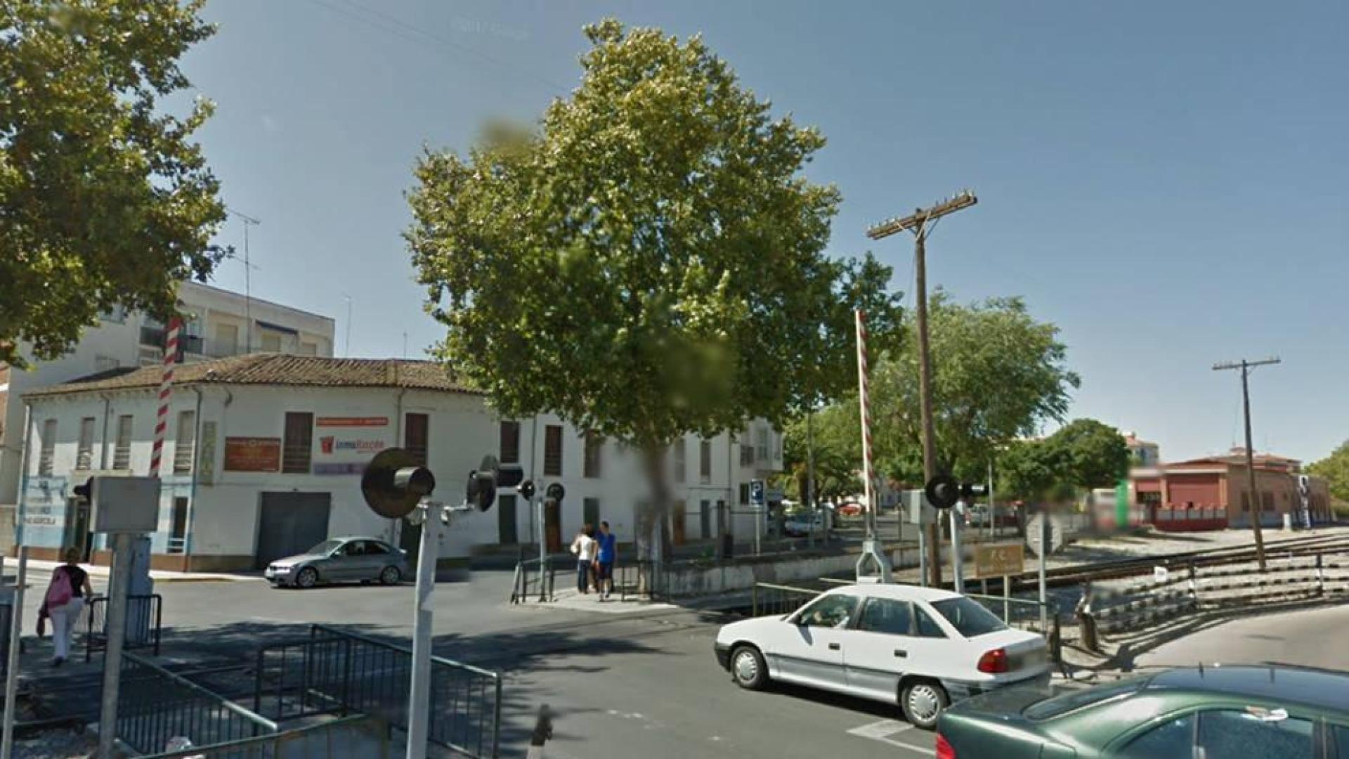 Paso a nivel en Navalmoral de la Mata donde se ha producido el atropello.