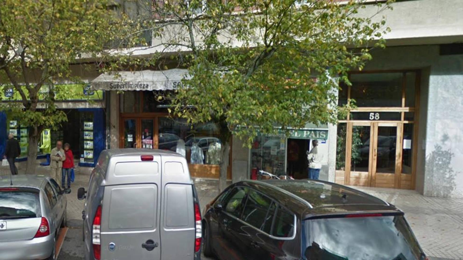 Estanco de Monasterio de la Oliva, 58, en Pamplona, donde se ha sellada la quiniela premiada.