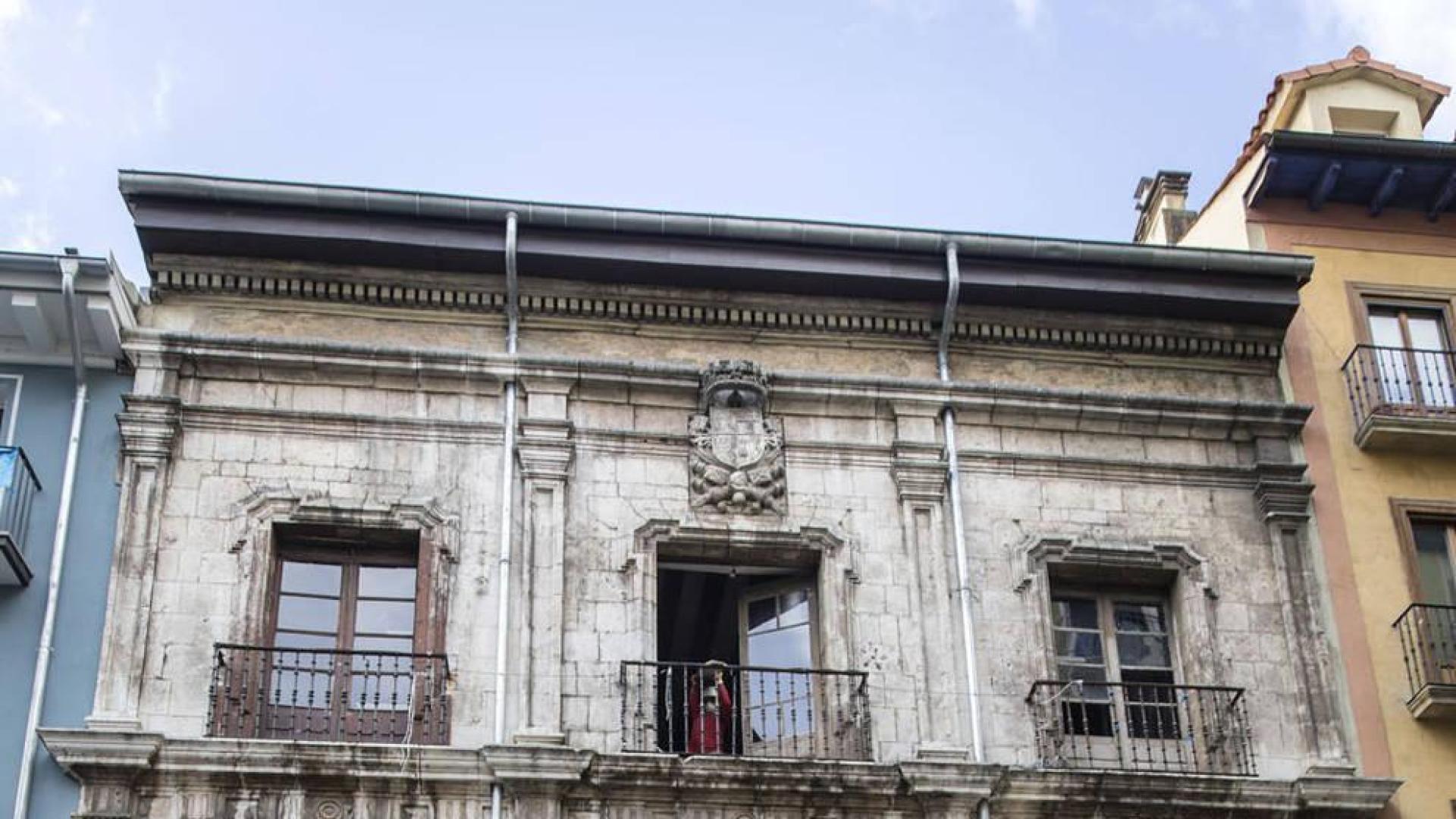 La puerta del Palacio Marqués de Rozalejo será clausurada con hormigón armado