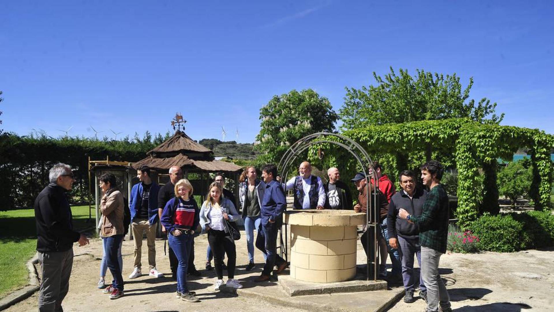Un seminario de huertos sociales reúne a alumnos internacionales en Peralta