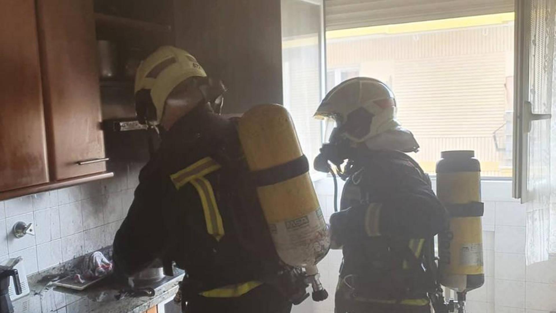 Herida una persona en el incendio de una cocina en un piso de la Milagrosa