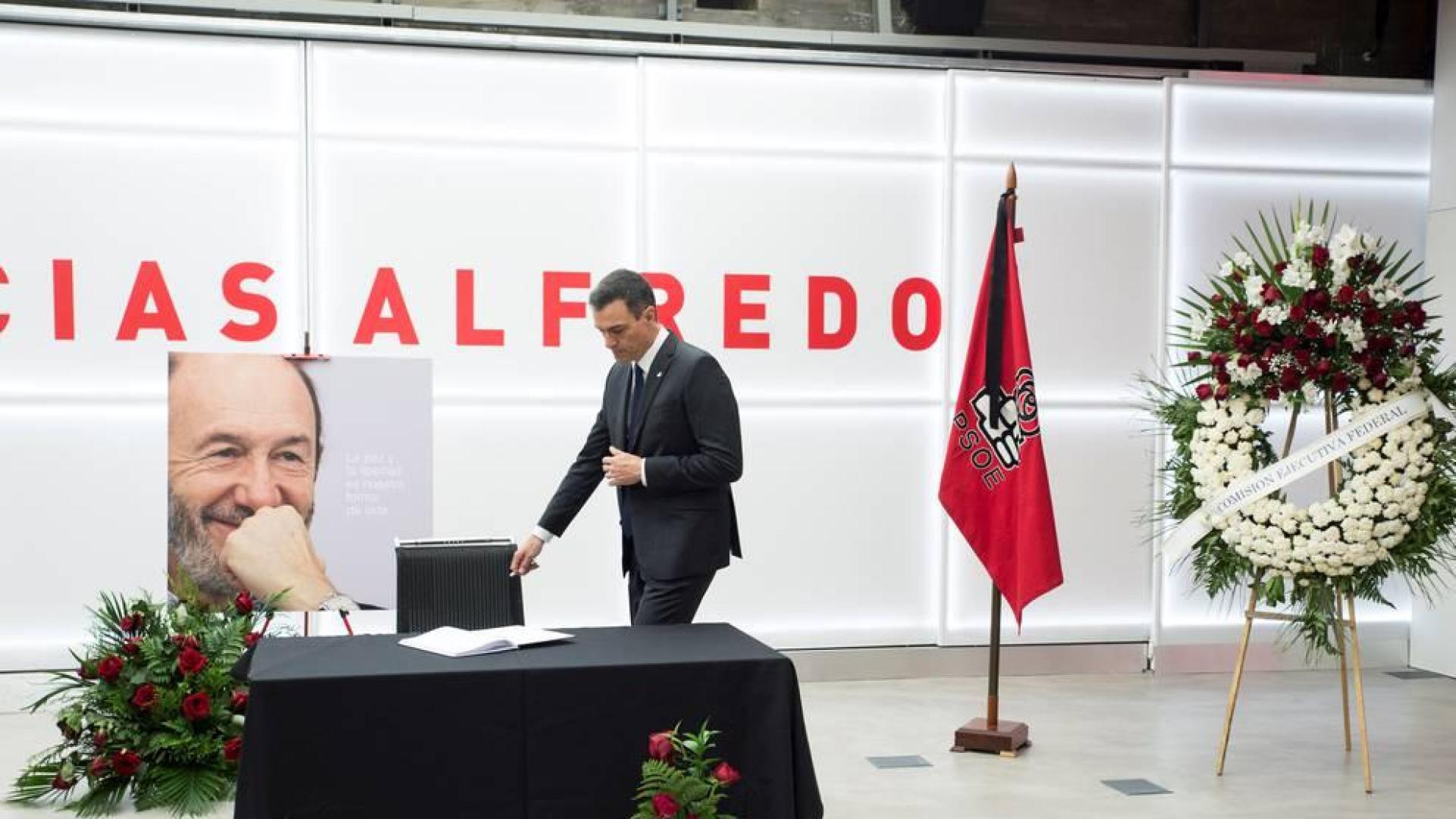 Sánchez a Rubalcaba: "Te debemos mucho, todo... siempre. Gracias"