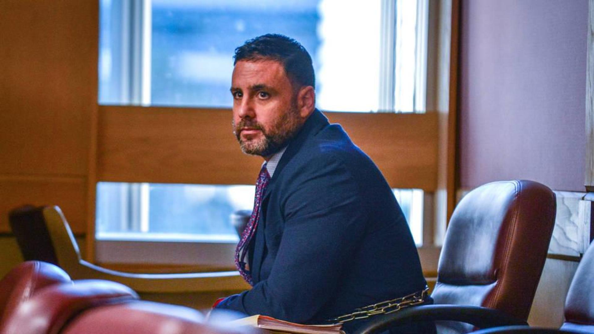El hispano-estadounidense Pablo Ibar asiste a la fase oral del cuarto juicio al que es sometido, en el tribunal del condado Broward, en Fort lauderdale, Florida (EE UU).