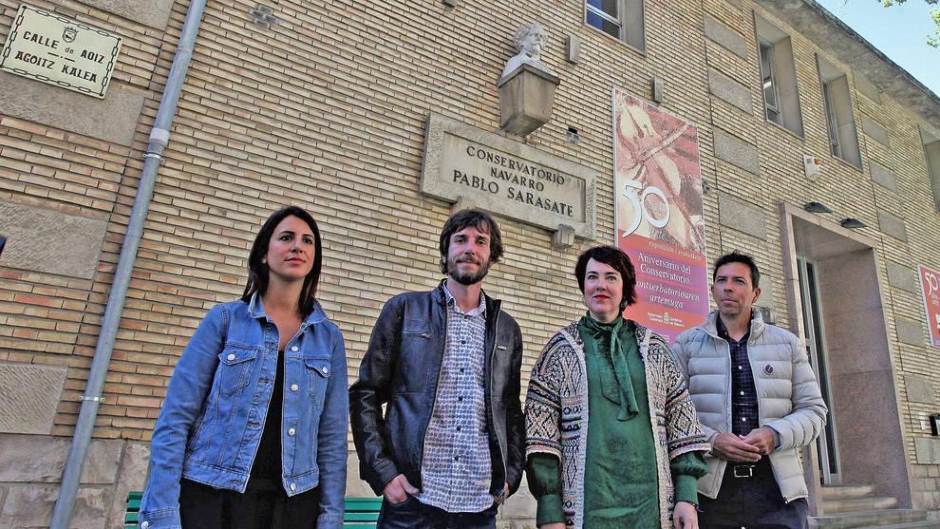 El candidato de Podemos, Mikel Buil, en un acto electoral en Pamplona