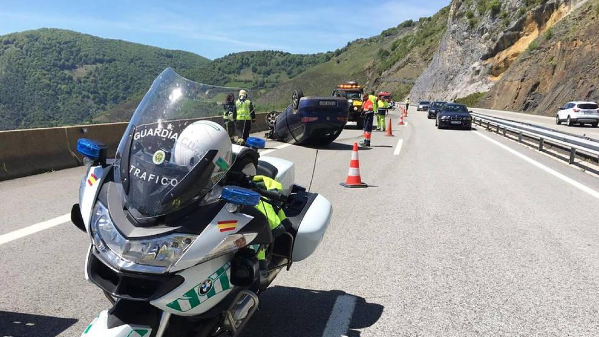 Un herido tras un accidente entre un coche y un camión en la A-15