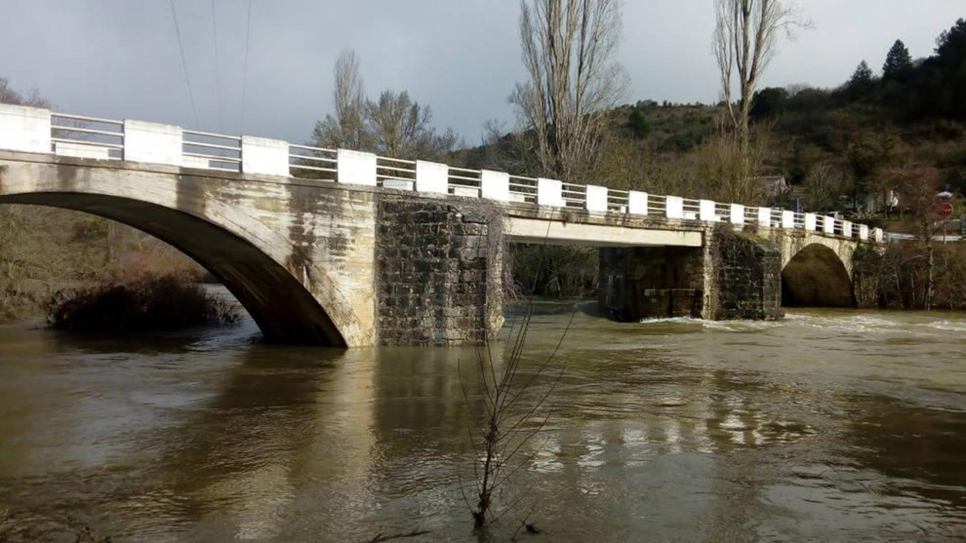 Puente en Eguíllor, sobre el río Arakil.