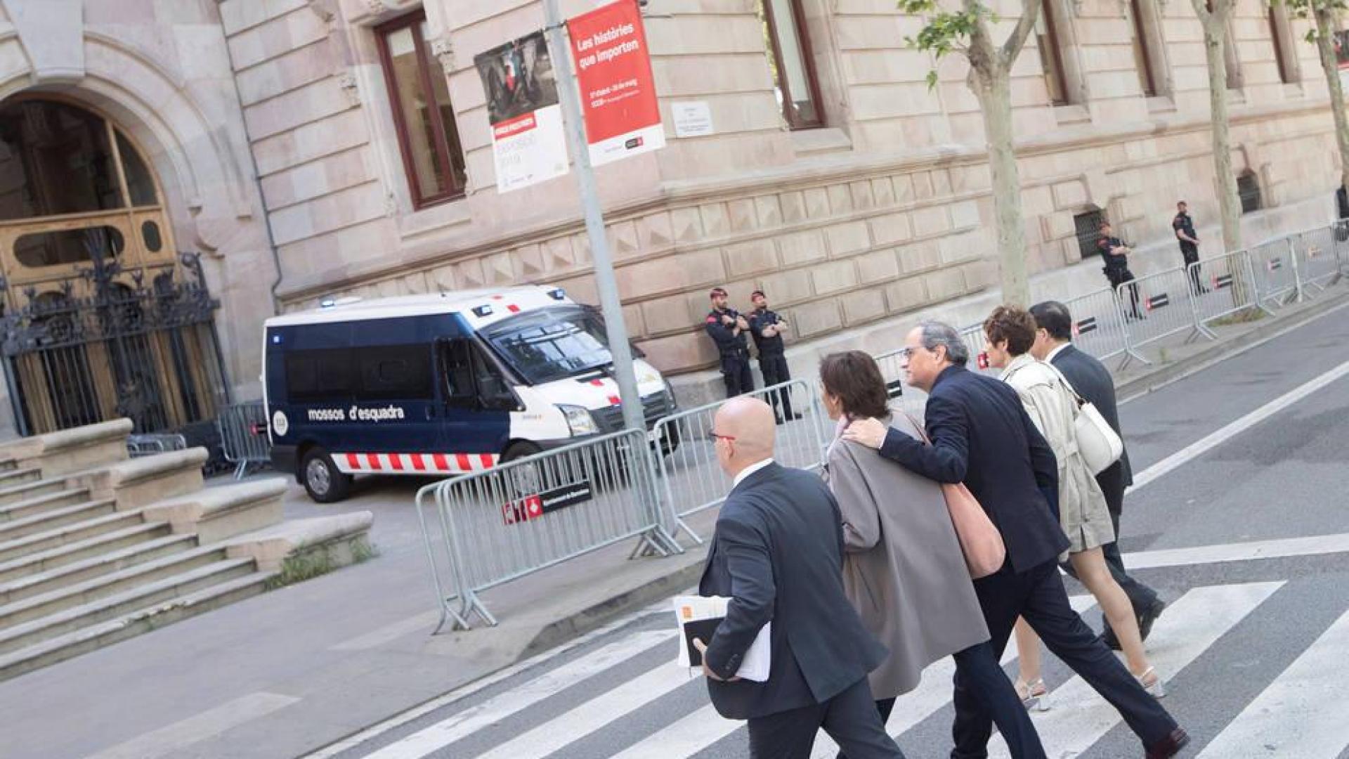El presidente de la Generalitat, Quim Torra (c), a su llegada al Tribunal Superior de Justicia de Cataluña (TSJC).