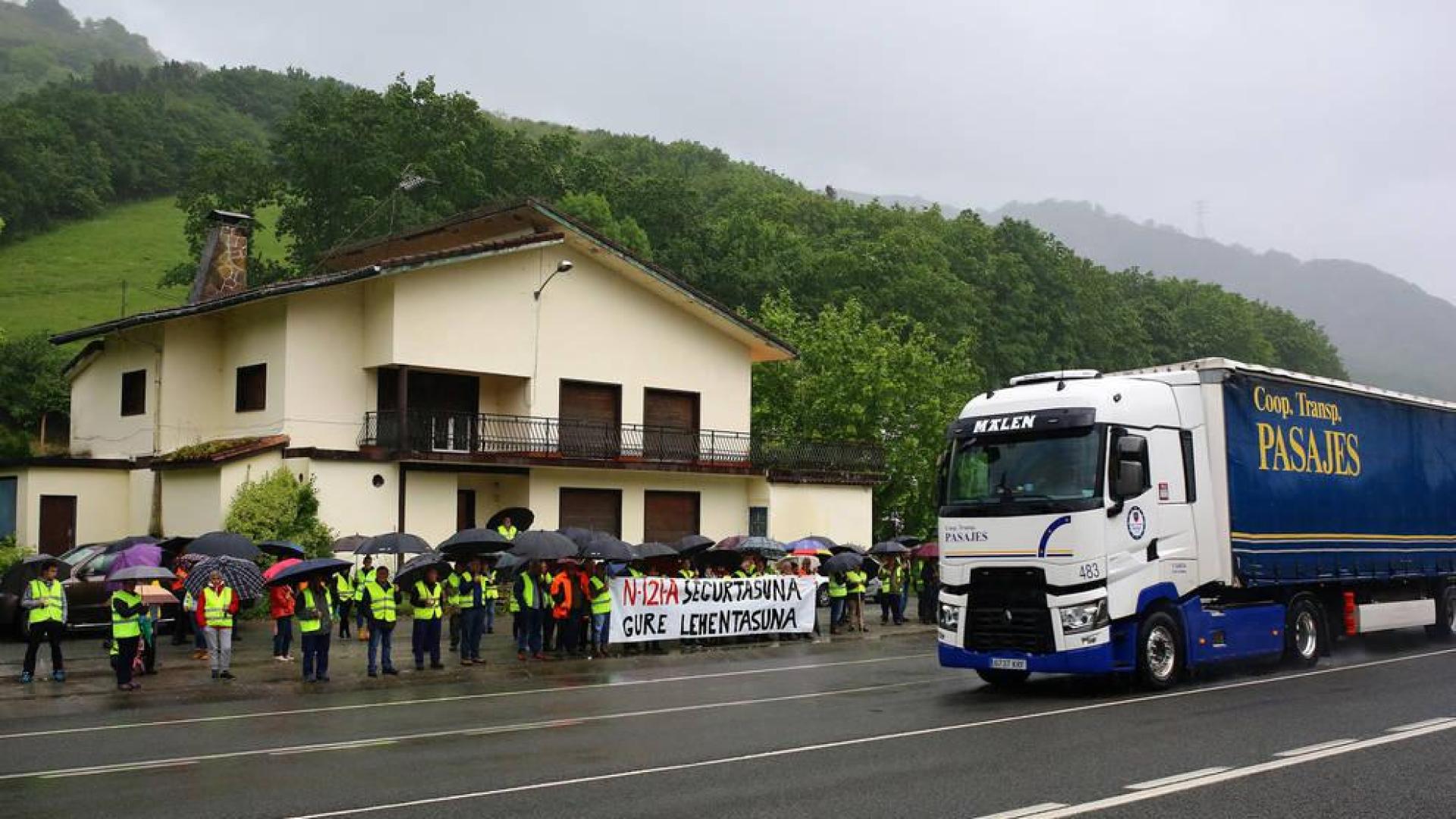 Sunbilla y Santesteban protestan por el nuevo diseño de la N-121-A