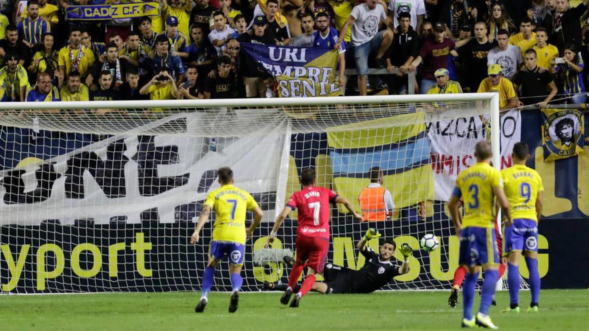 Osasuna coge carrerilla en Cádiz