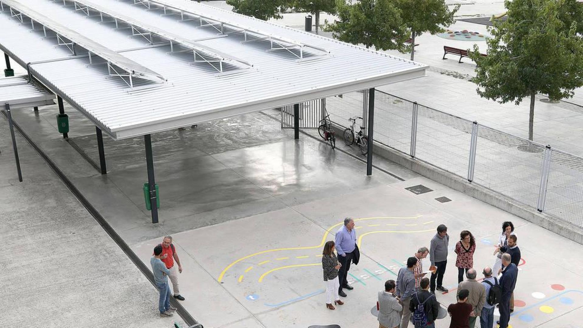 Una comisión municipal visita colegios con instalaciones fotovoltáicas
