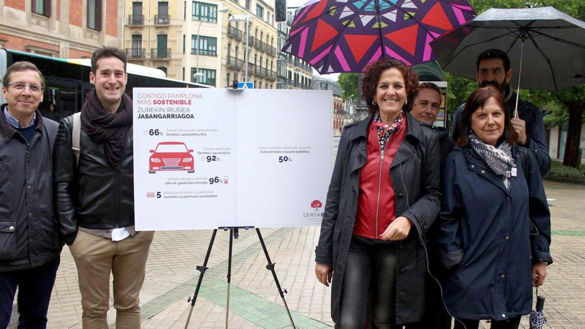 Itziar Gómez, en un acto de campaña en Pamplona de Geroa Bai