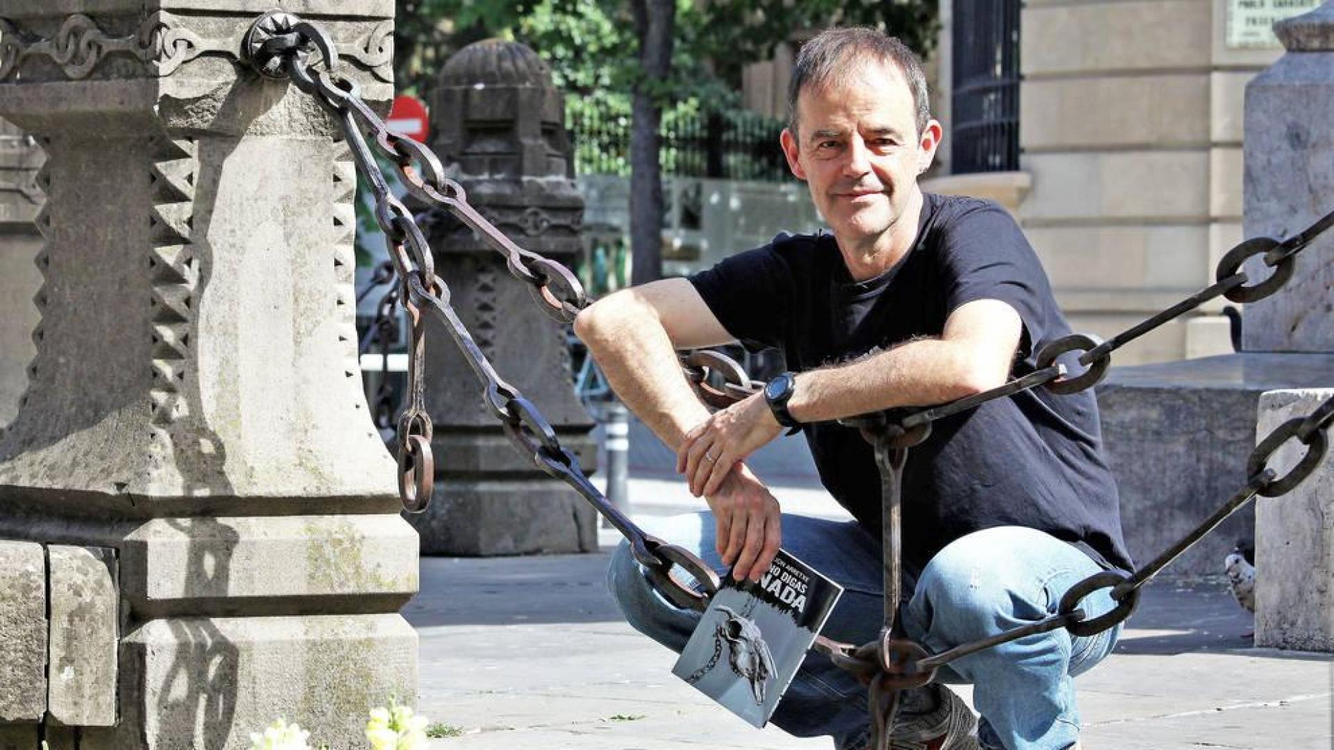 Jon Arretxe: “Necesito la ciudad para escribir porque en un pueblo pasa una salvajada de vez en cuando”