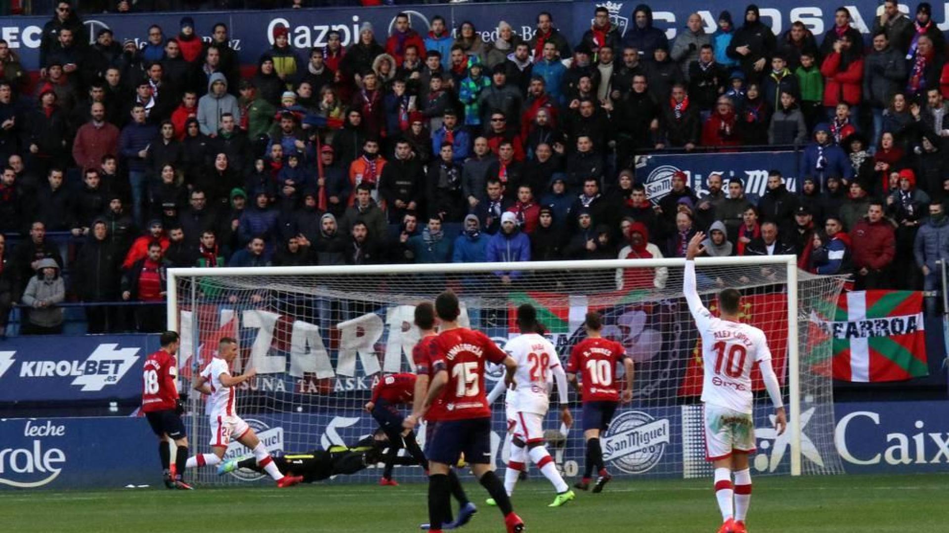 Imágenes del partido Osasuna-Mallorca disputado en El Sadar.