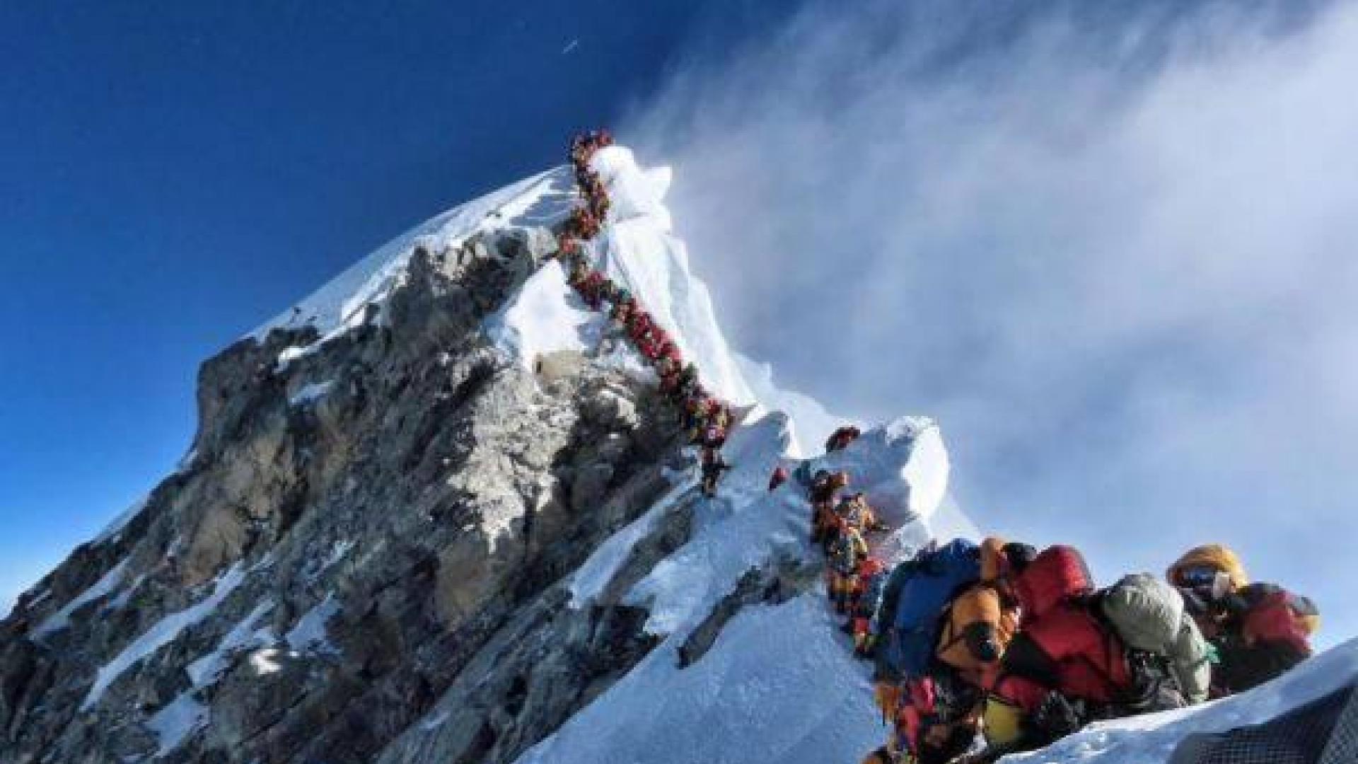 Varios escaladores muertos en el mayor atasco en el Everest