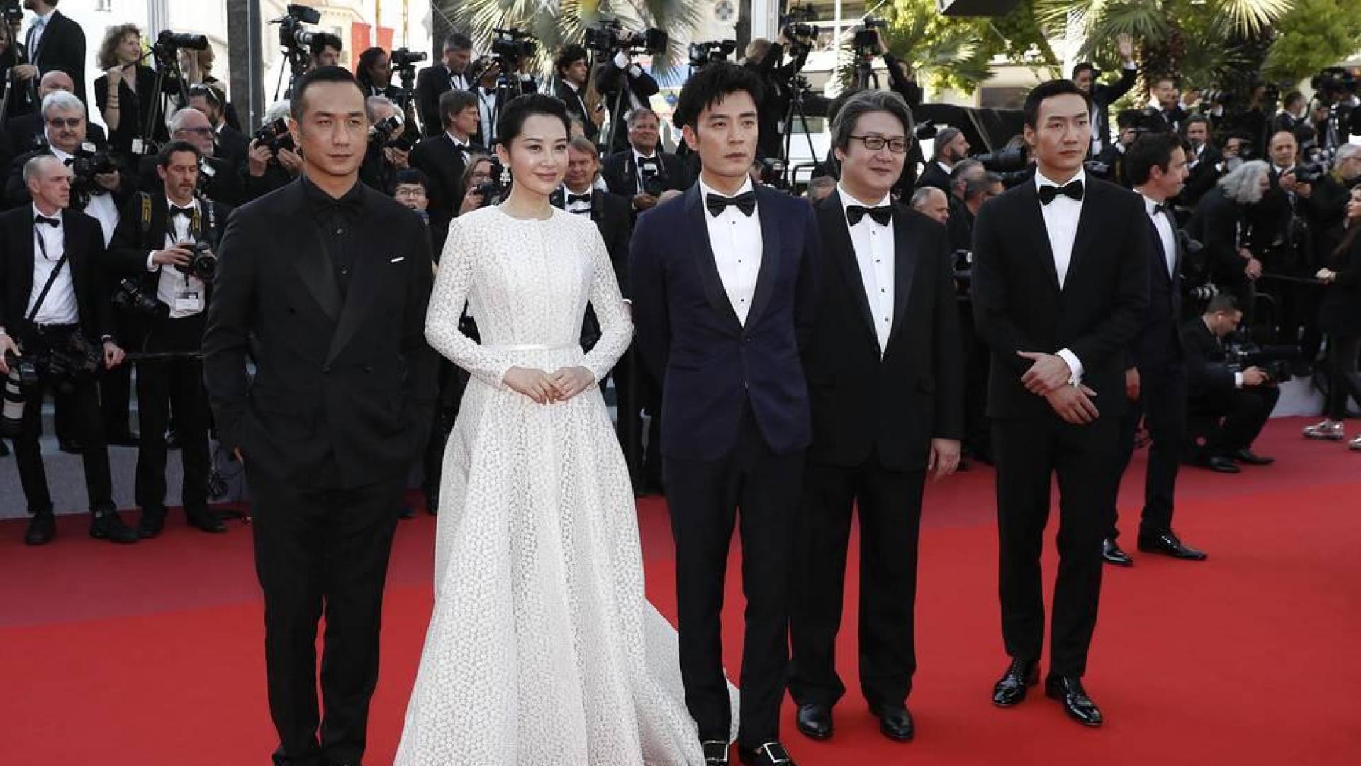 Antonio Banderas ha recibido el premio a mejor actor por su papel en 'Dolor y gloria'. La Palma de Oro ha sido para Bong Joon-ho por 'Parasite'