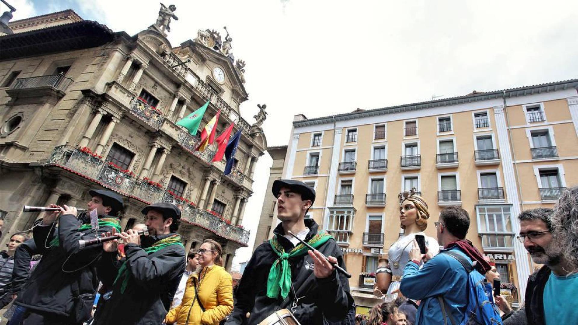 Pamplona pide la calle al sol