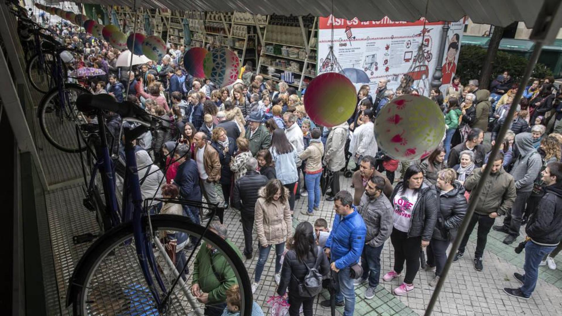 La Tómbola de Pamplona abre sus puertas con el recuerdo de Luis Ayanz