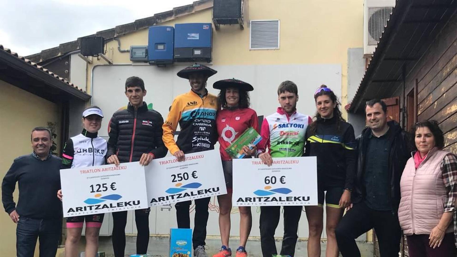 El 'XVII Triatlón de Aritzaleku' contó con 600 participantes