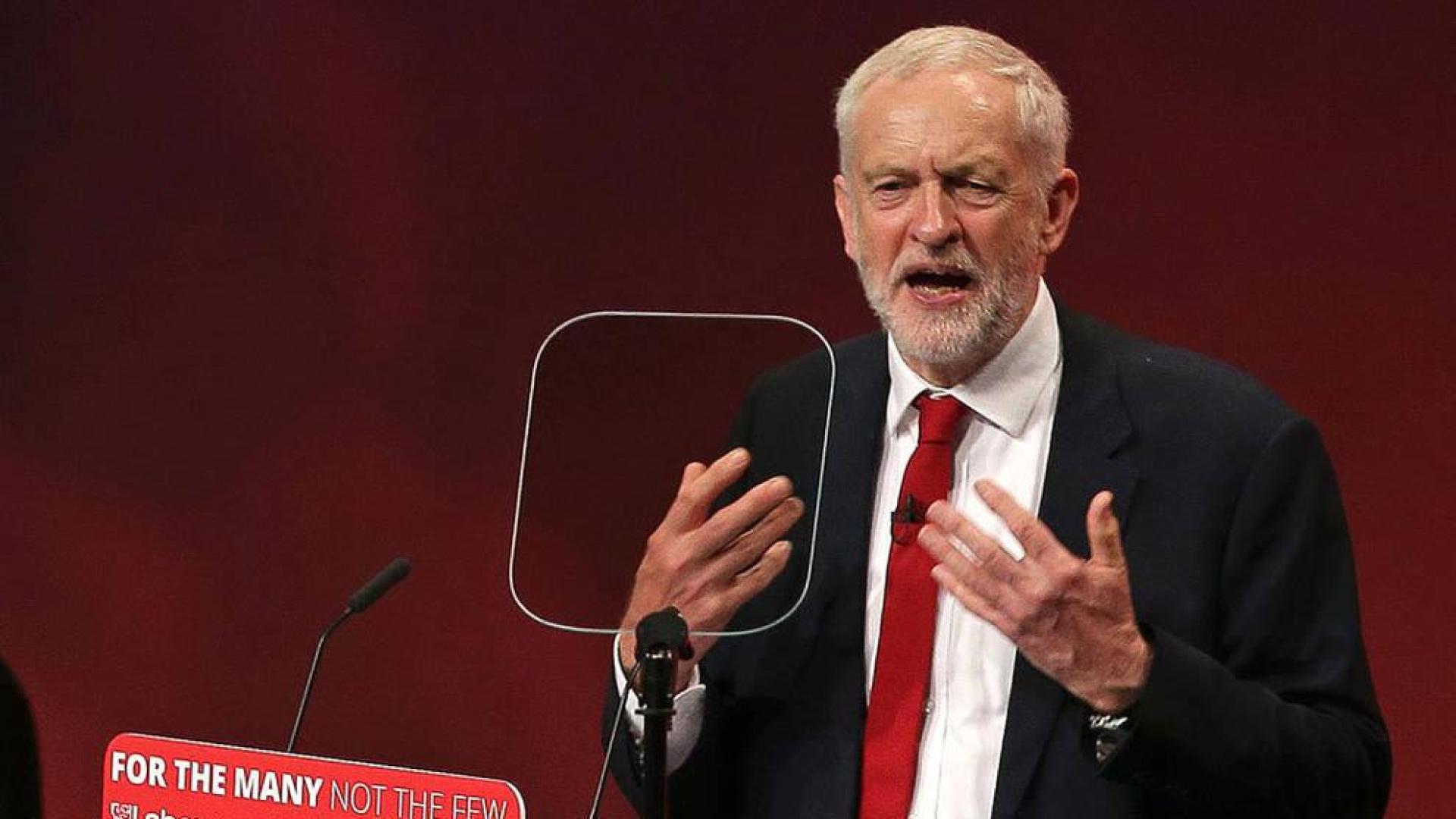 Corbyn pide a los tories que dejen al laborismo gestionar el 'Brexit'