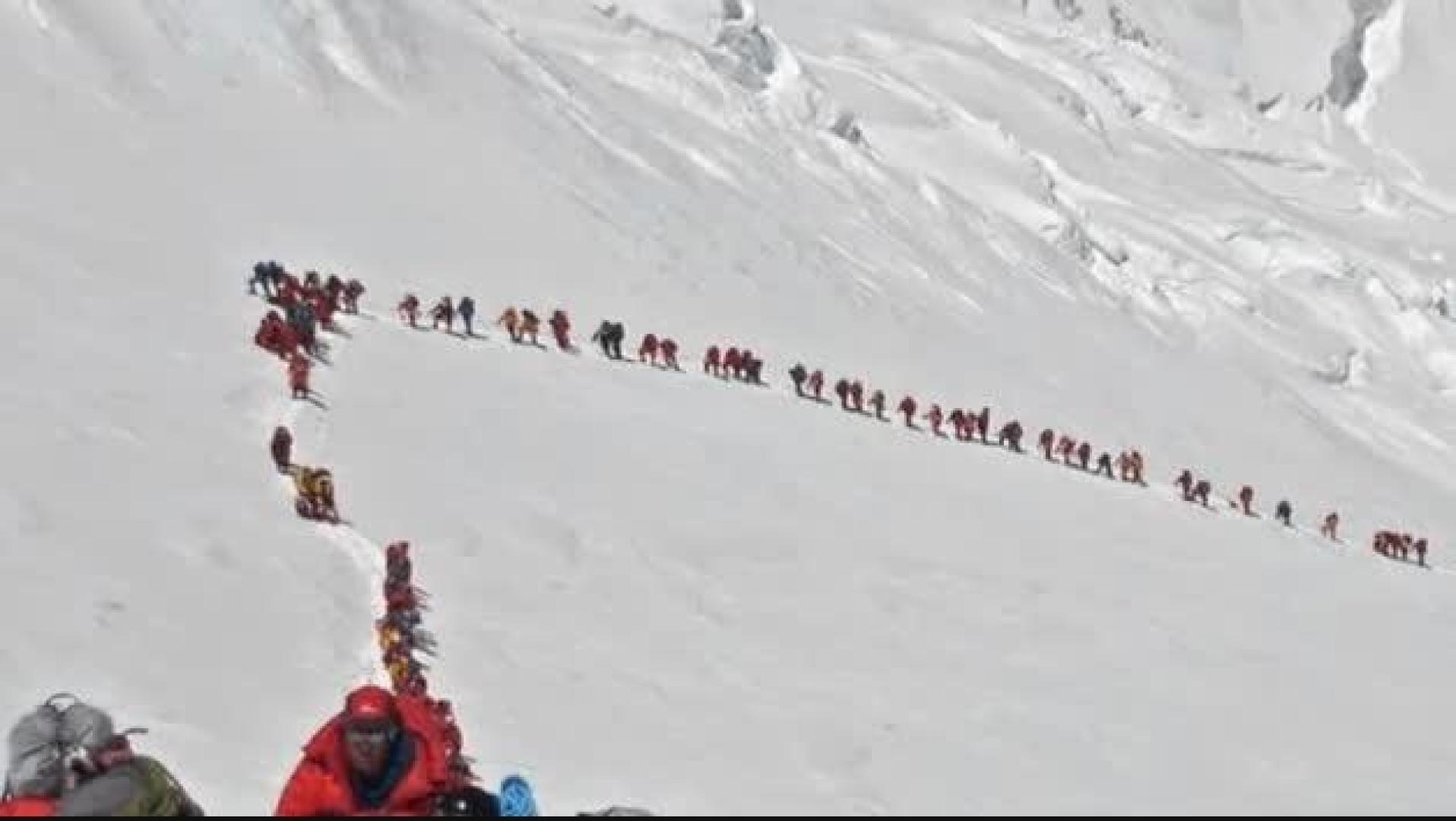 Preocupación ante la masificación en el Everest