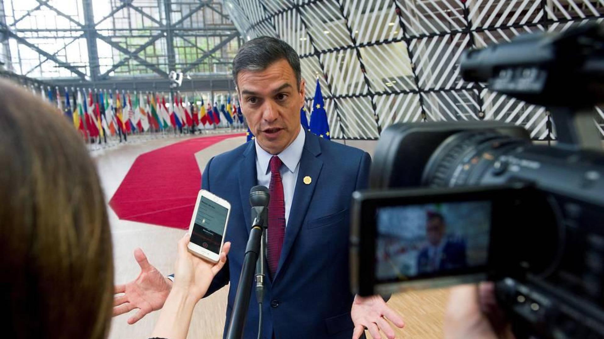 Sánchez aconseja a Rivera e Iglesias que reconsideren sus estrategias tras el 26M