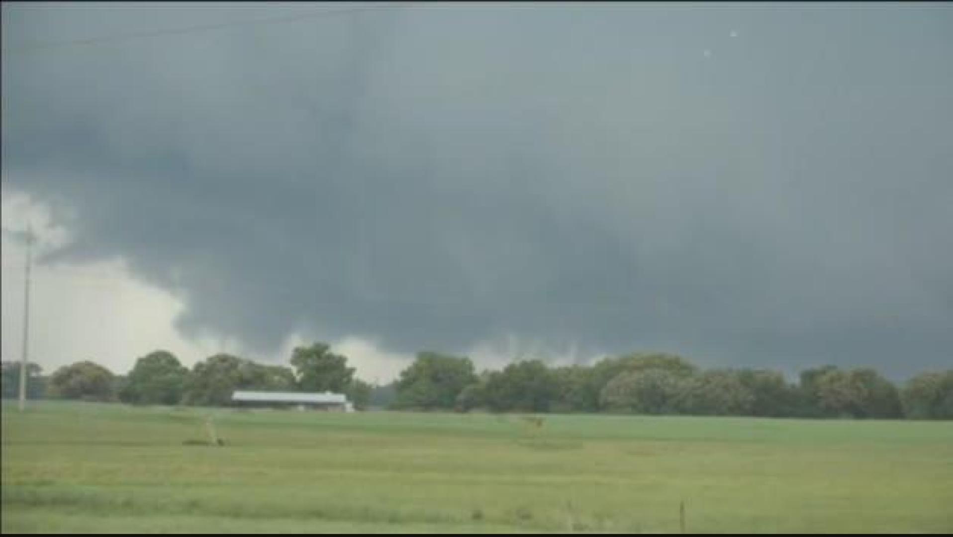 Continúa la oleada de tornados en el centro de Estados Unidos