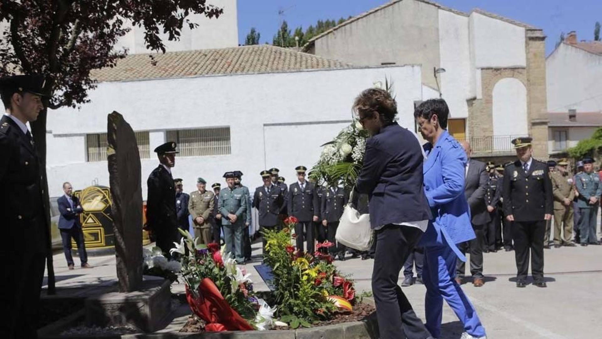 Sangüesa acoge un homenaje a las últimas víctimas mortales de ETA en Navarra