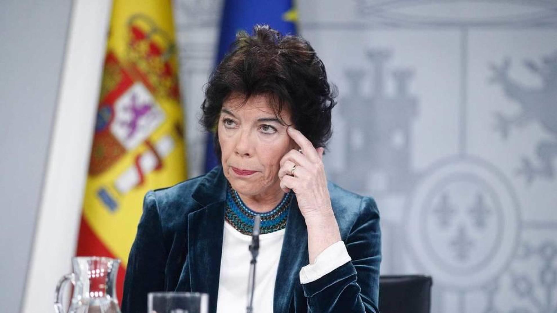 Rueda de presa de la portavoz del Gobierno, Isabel Celaá, tras el Consejo de Ministros.