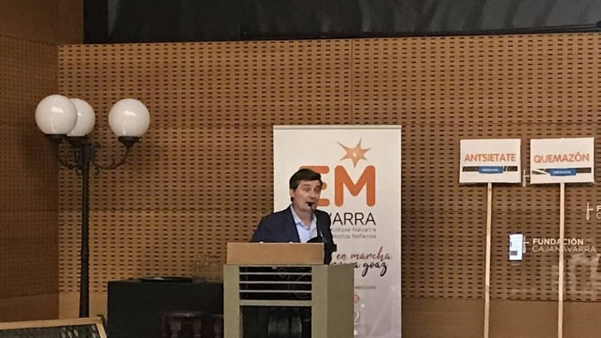 Un neurólogo en Pamplona: "Los fármacos podrán cronificar la esclerosis"