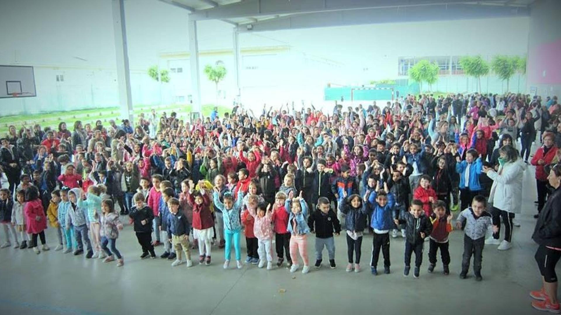 El colegio de Milagro 'baila' a favor de Anfas