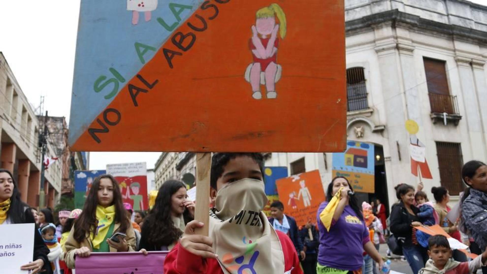 Manifestación en Paraguay contra la impunidad de los abusos sexuales a menores