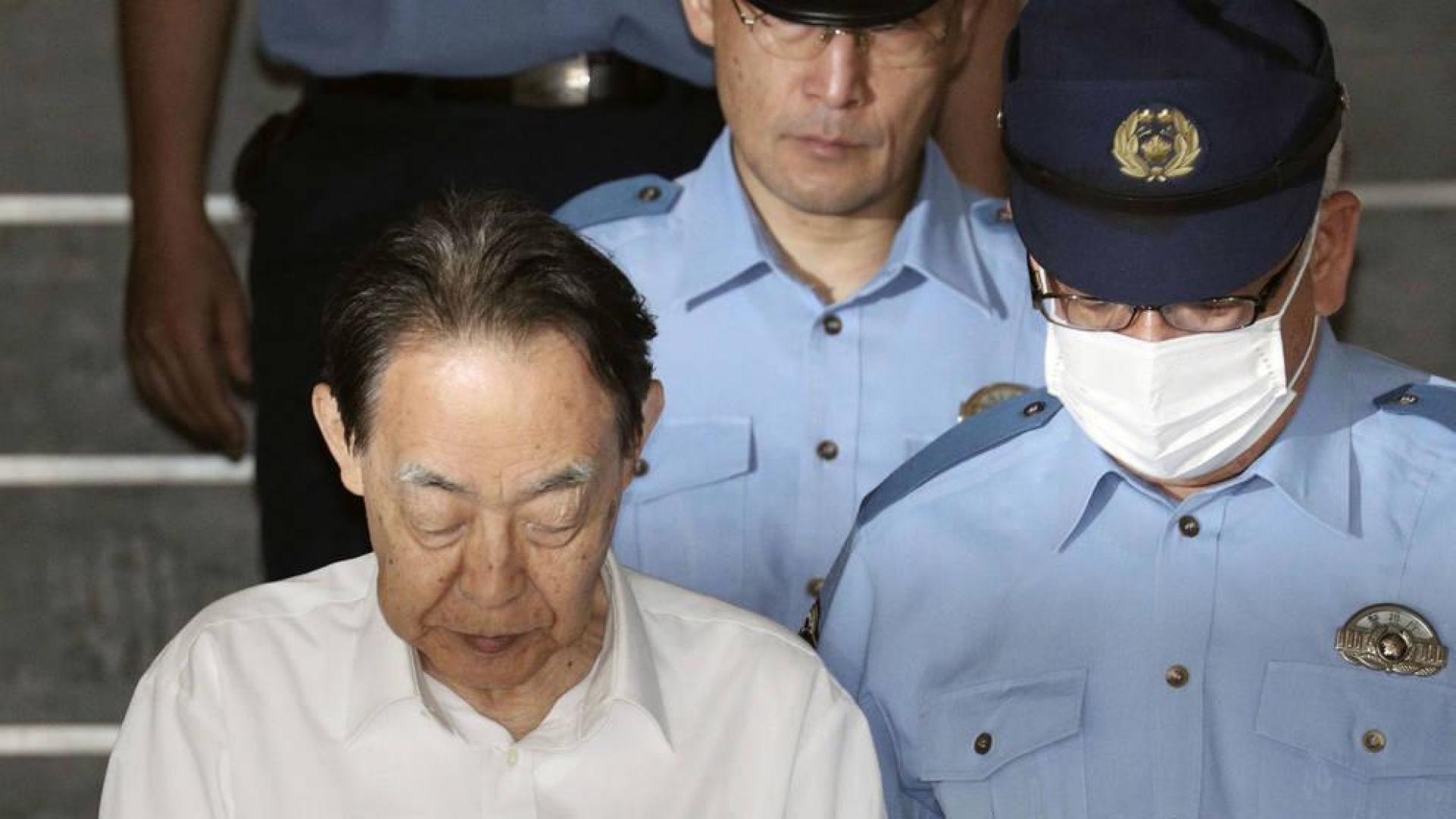 Hideaki Kumazawa, de 76 años, fue detenido por apuñalar repetidamente a su hijo Eiichiro