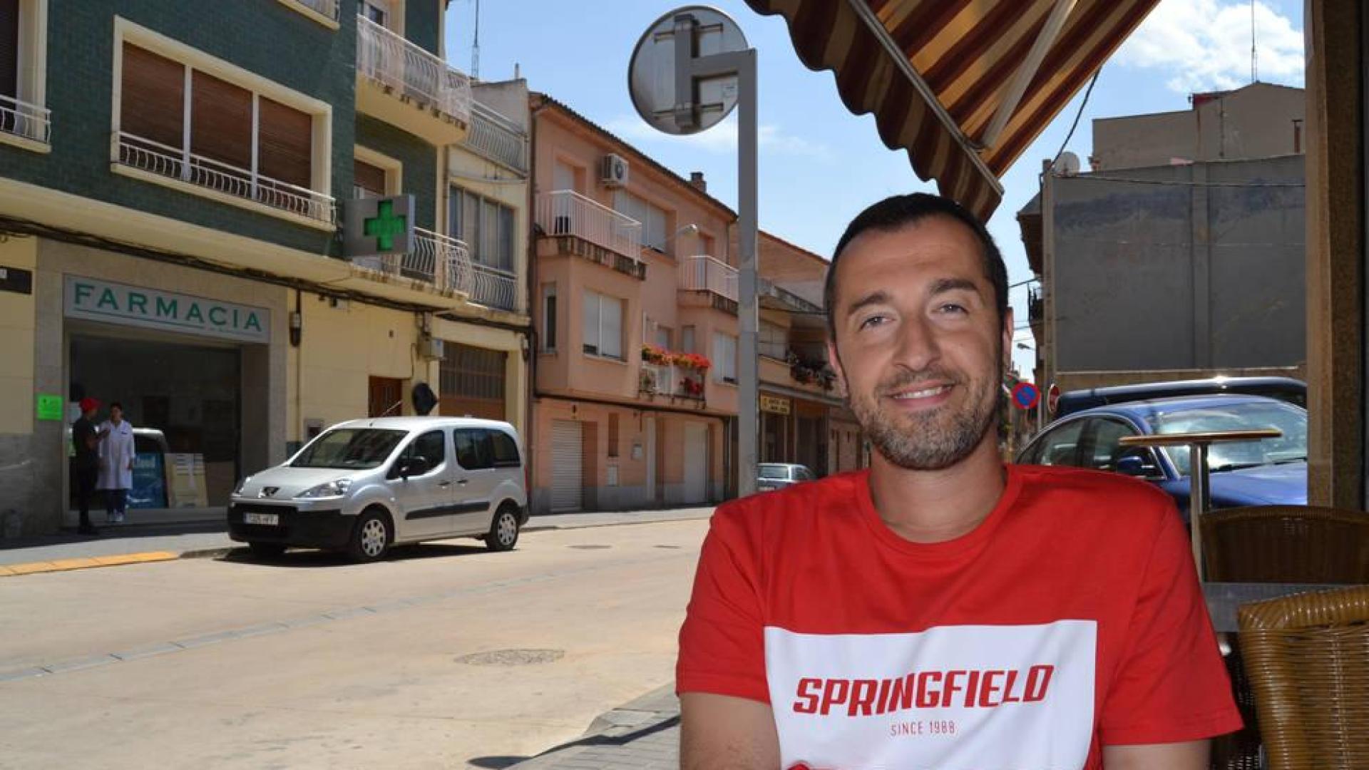 Un libro recoge la historia de las tres peñas festivas que existen en San Adrián