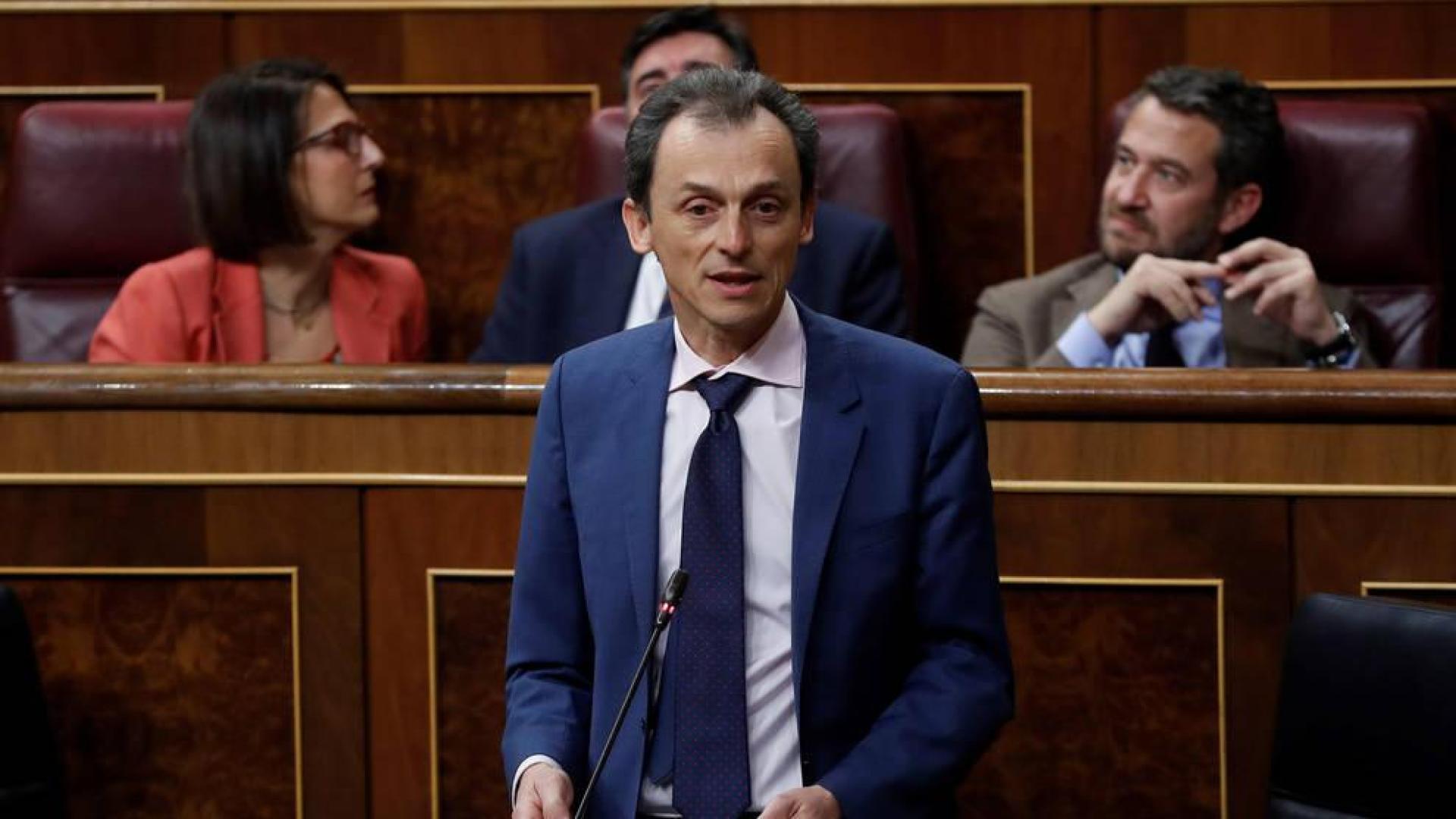 El ministro de Ciencia, Innovación y Universidades, Pedro Duque, en una sesión de control en el Congreso.