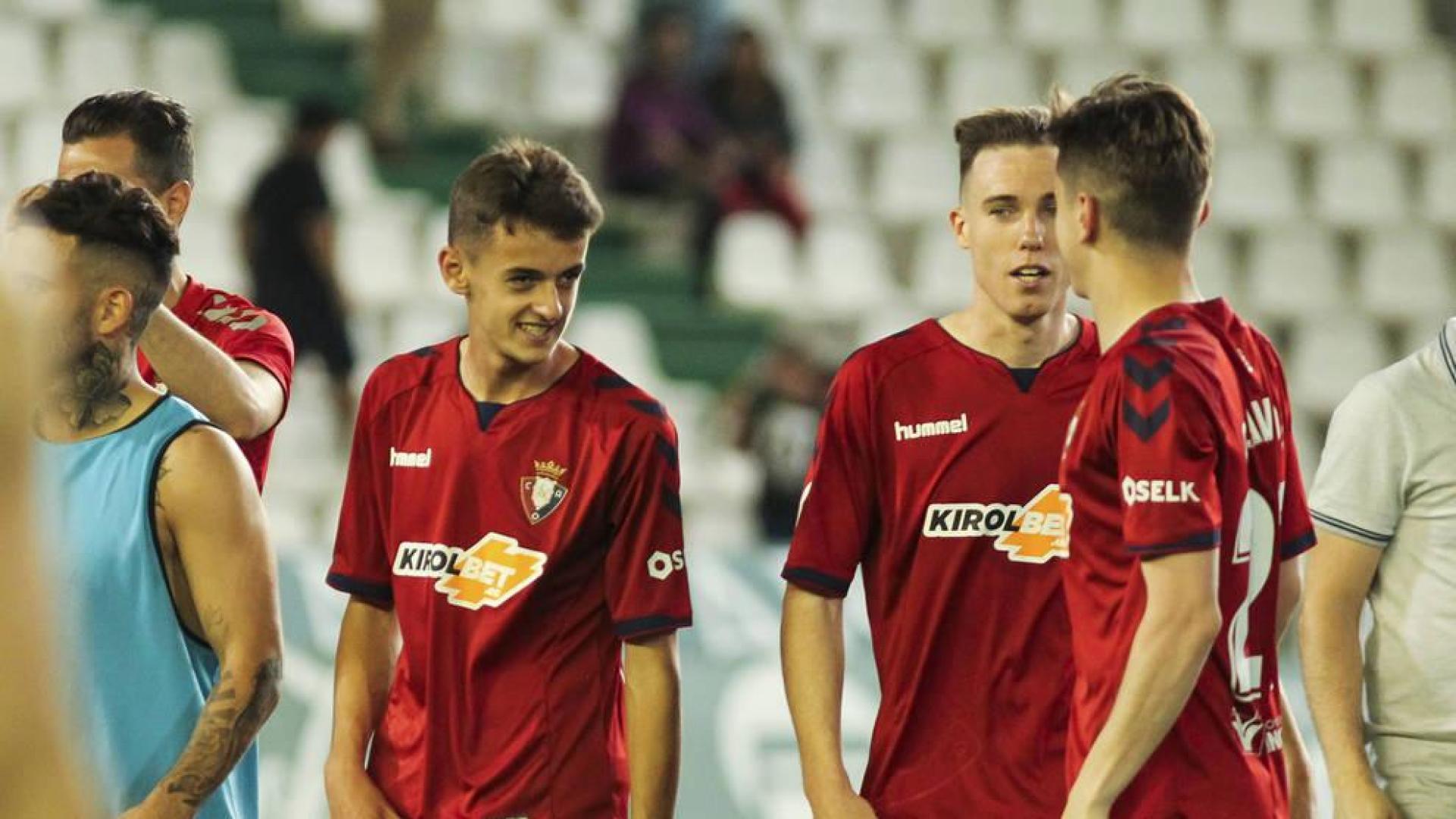 Debut en Osasuna entre libros