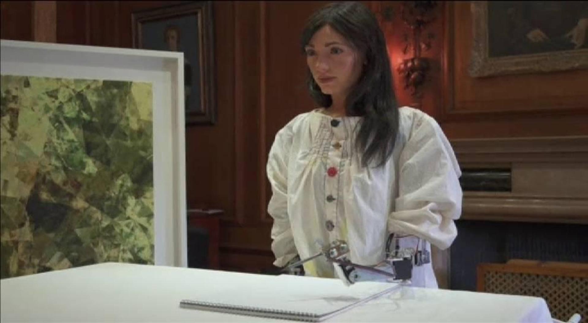 Crean el primer robot artista del mundo